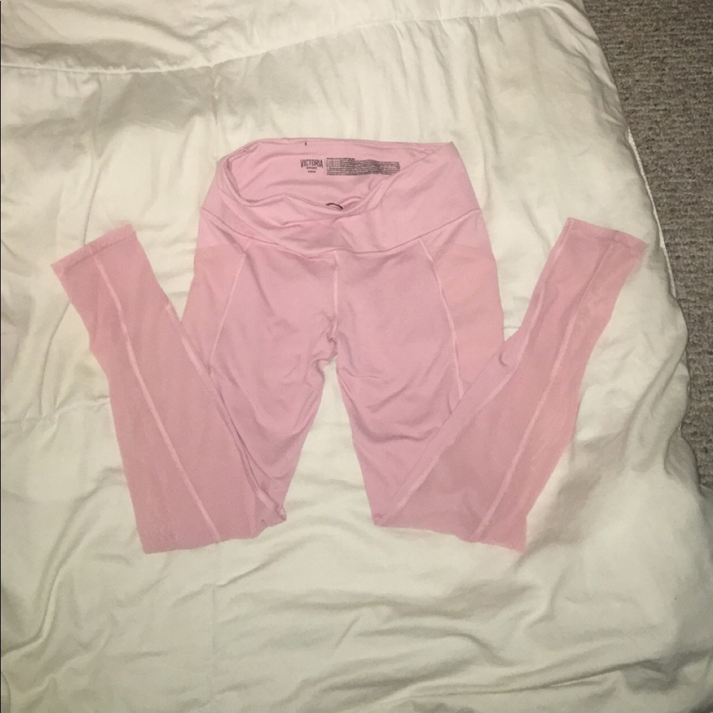 never worn. VS PINK leggings. Make an offer. Sz M